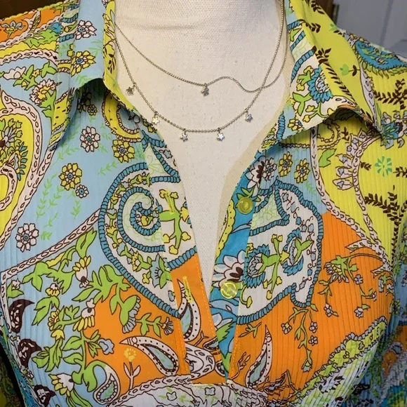 Essentials by Milano Blouse - Picture 3 of 9